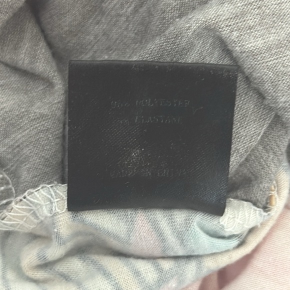 LOVEU. Dear ladies floral blouse size 1X tank round bottom pleat front - Picture 7 of 7